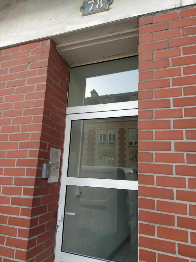 Wallis Yourhosthelper Reims Exterior foto