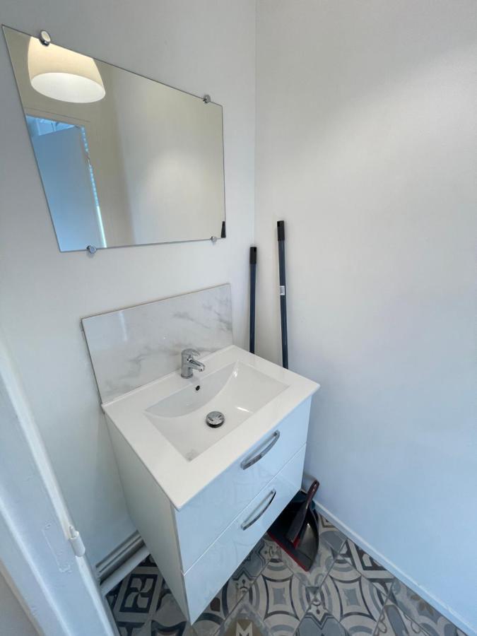 Wallis Yourhosthelper Reims Exterior foto
